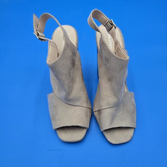 MADDEN GIRL Women's Carolin Block Heel Sandals Nude Beige Micro Suede Size 9.5M - Picture 3 of 11